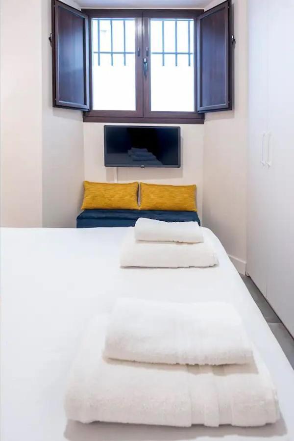Alohamundi Allure Apartments Севиля Екстериор снимка